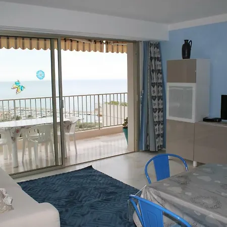 Les Miradors Apartment *